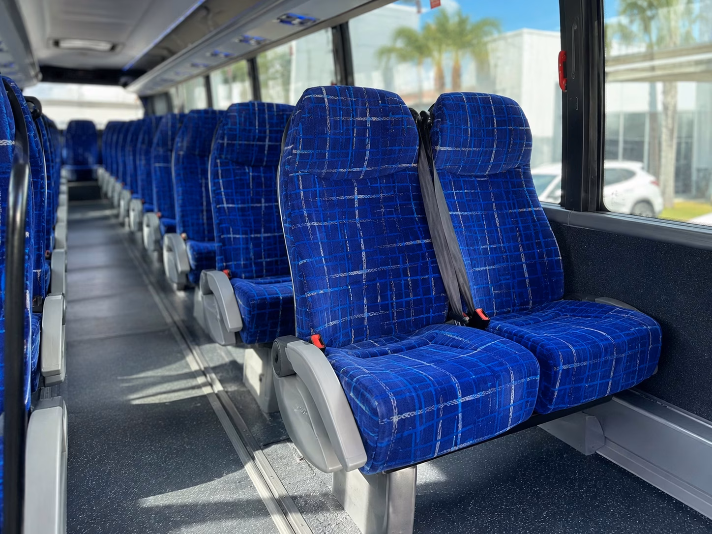 does the day of the week change what a bus costs in palo alto california